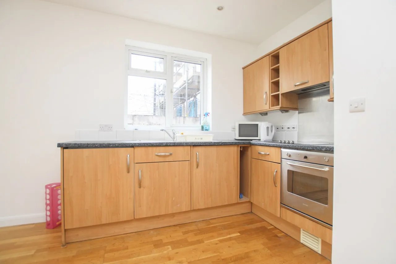 St. Albans Road, Watford, WD24, photo 6