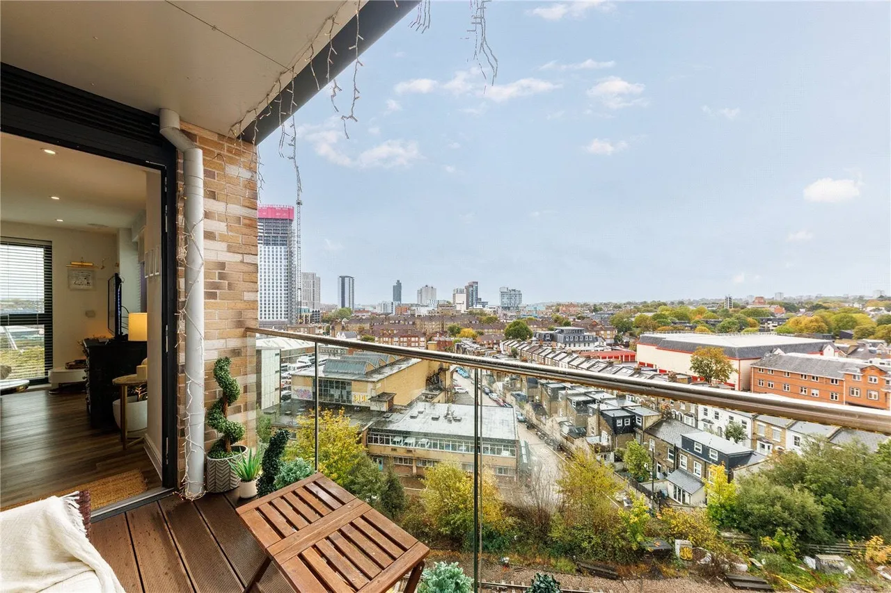 Osiers Road, London, SW18, photo 4