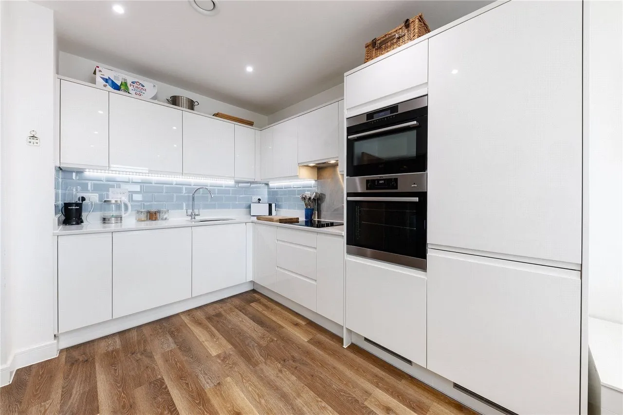 Osiers Road, London, SW18, photo 3