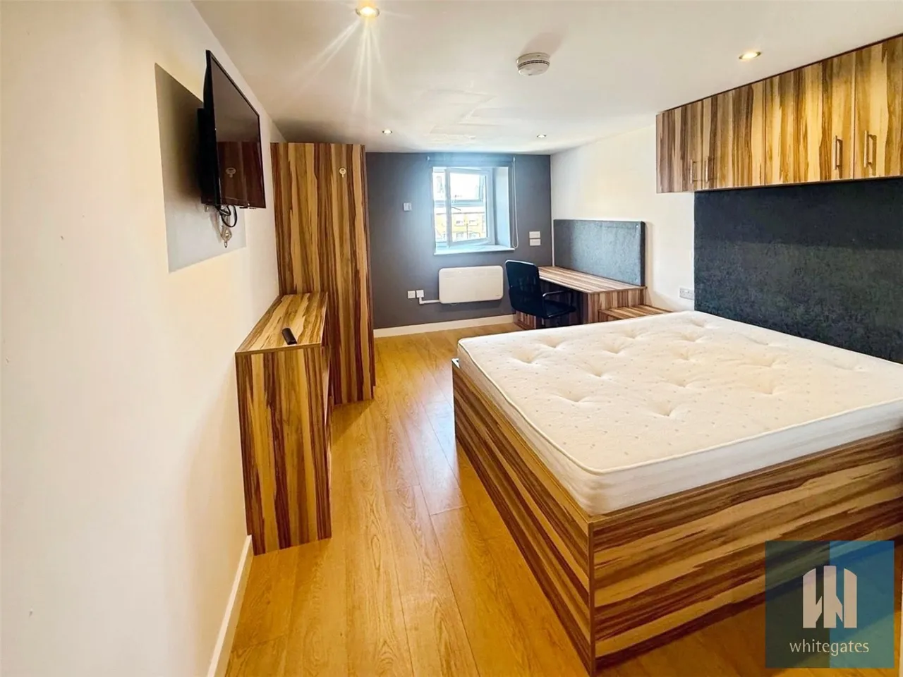 1 bed property to rent, Kirkgate, Huddersfield, HD1