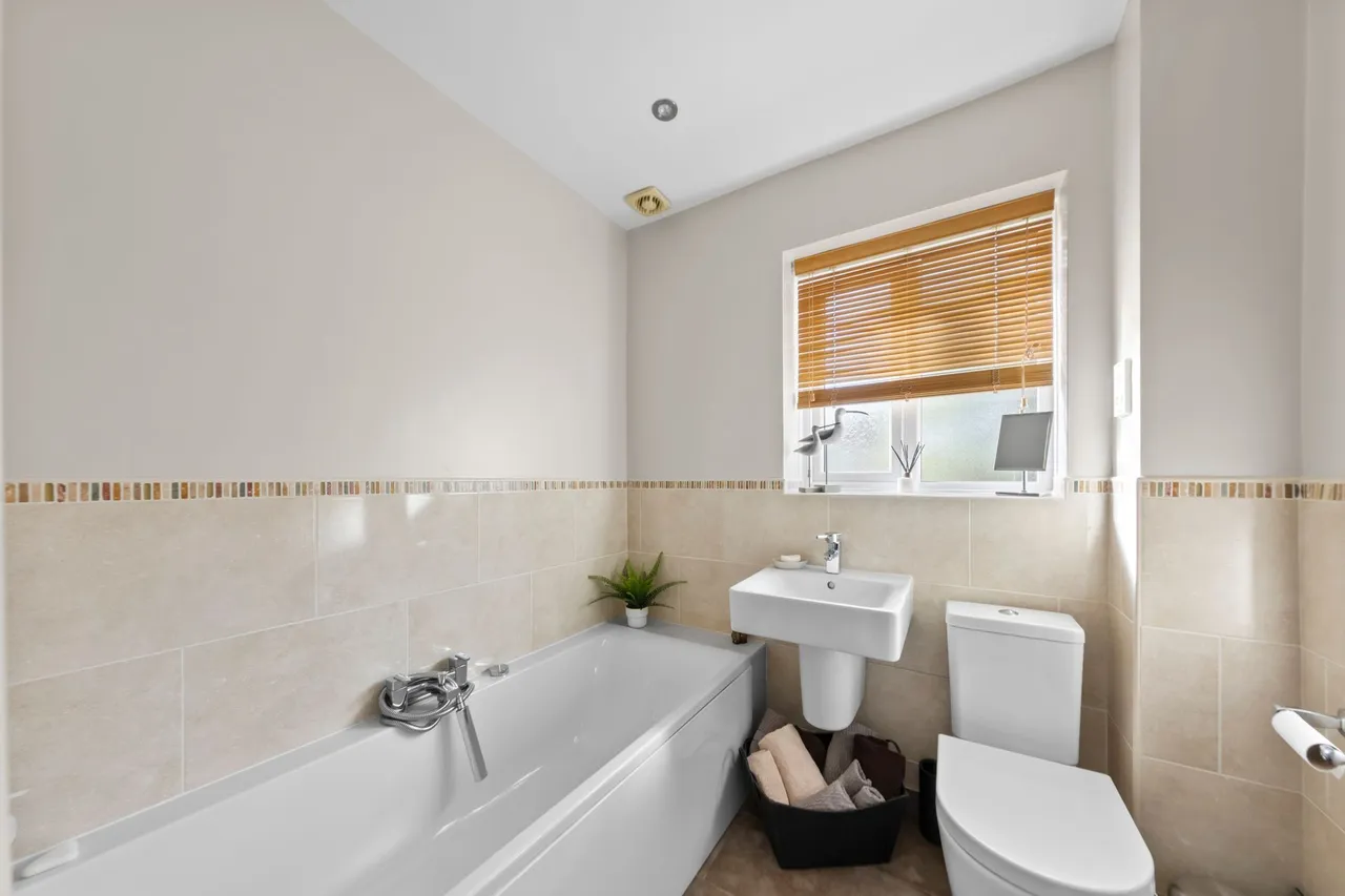 Bayswater Close, Runcorn, WA7, photo 13
