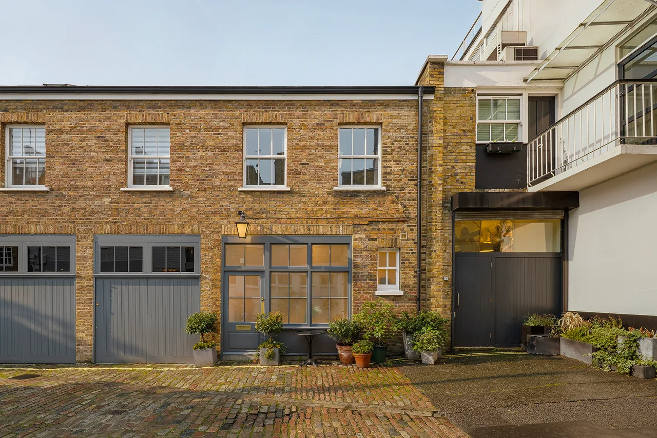 2 bed flat for sale — Montagu Mews North, Marylebone, London