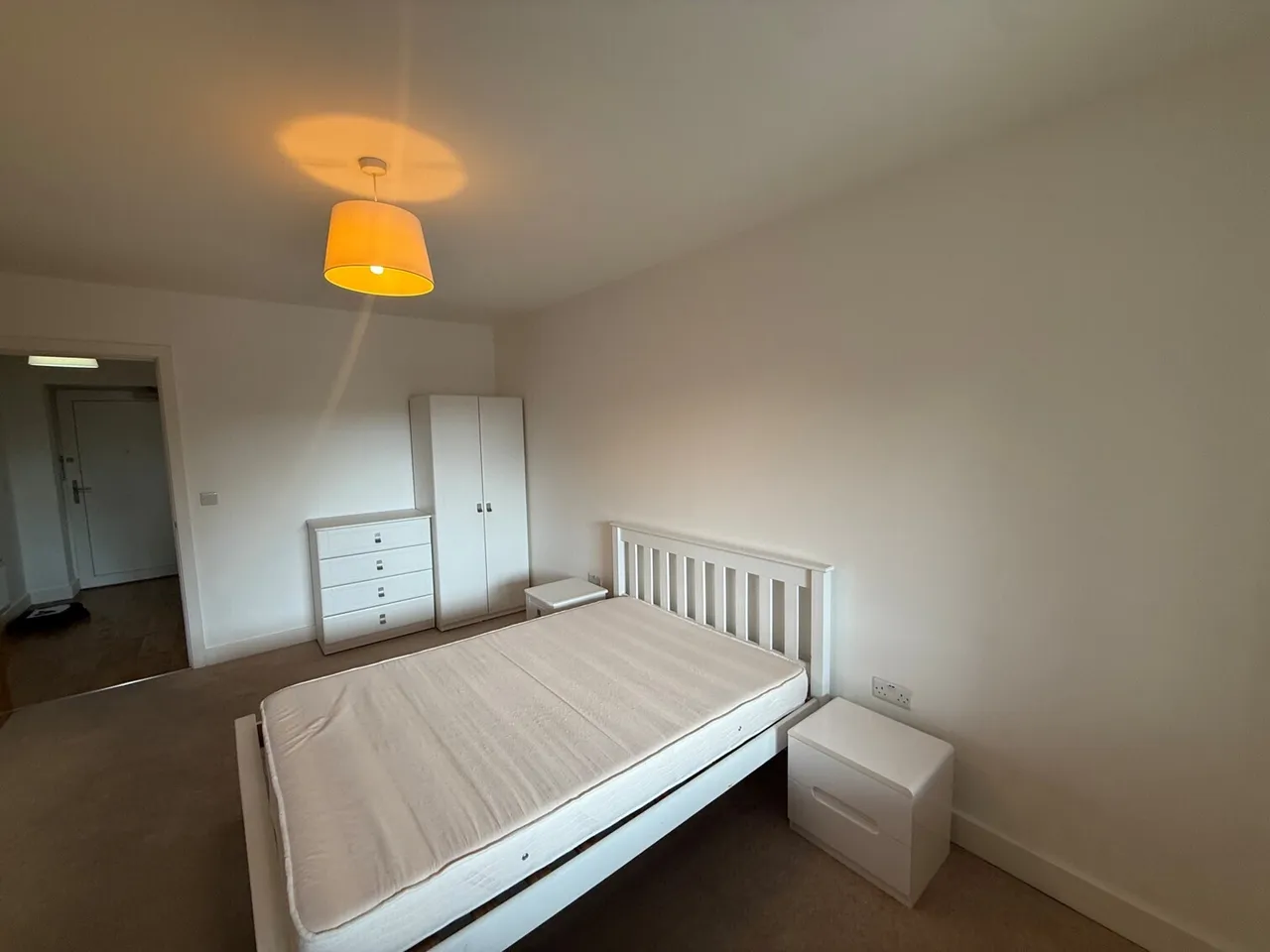 Bowes Road, London, N11, photo 6
