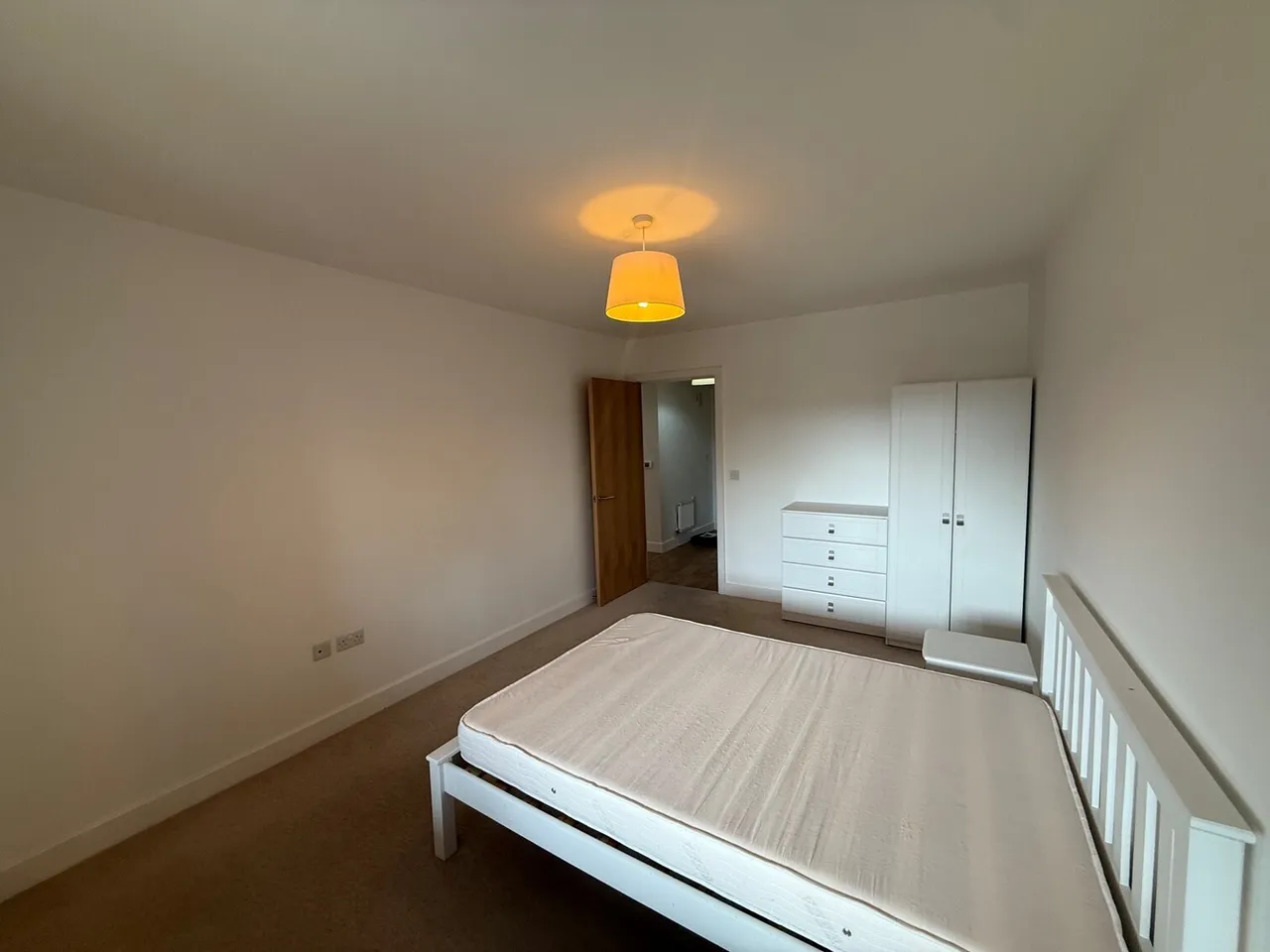 Bowes Road, London, N11, photo 5