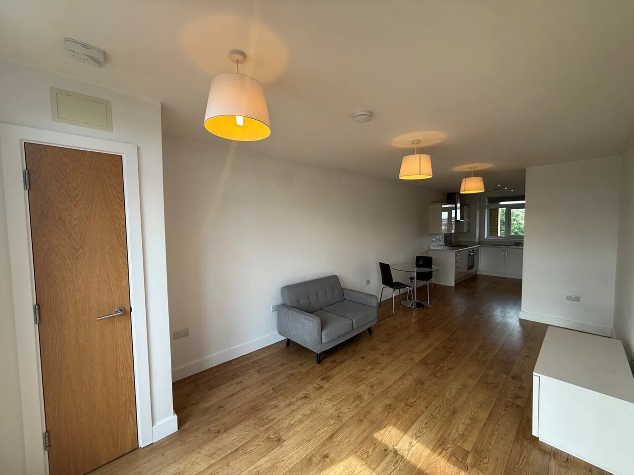 Bowes Road, London, N11, photo 3
