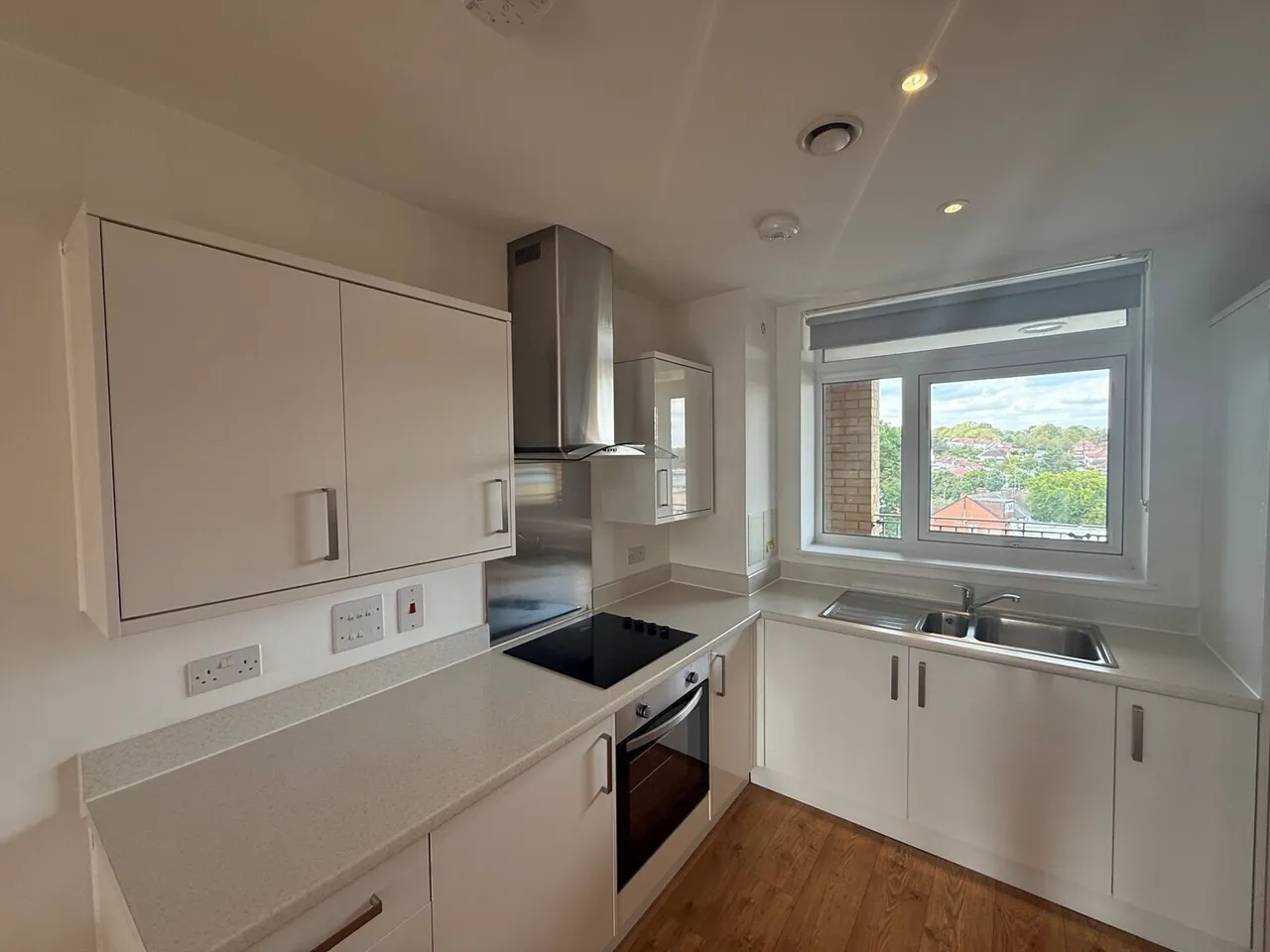 Bowes Road, London, N11, photo 4