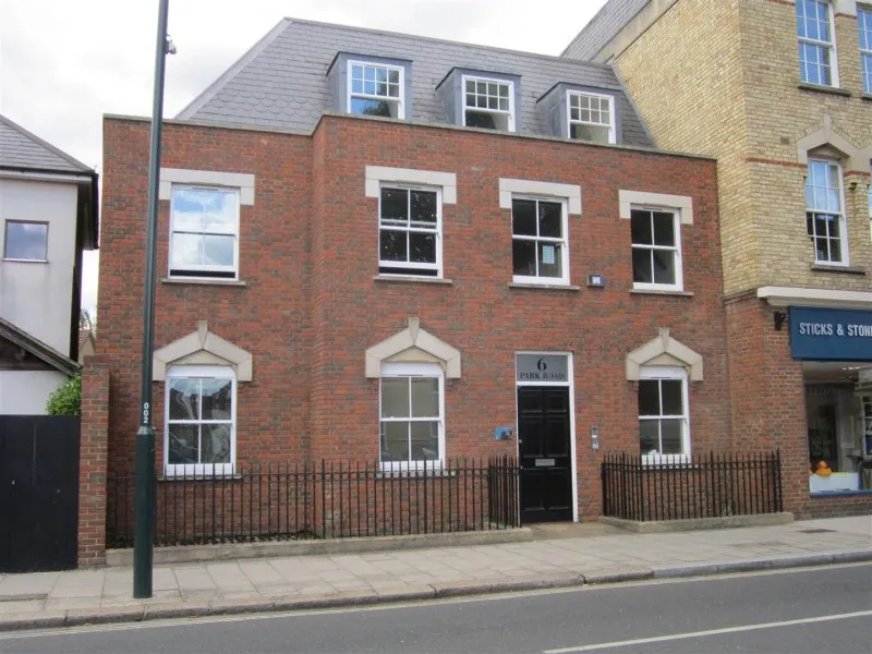 property to rent — Park Road, Hampton Hill, Hampton