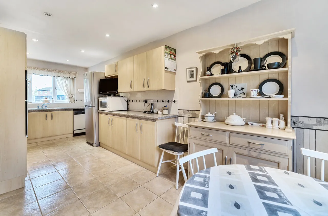Strawberry Fields, Bisley, Woking, Surrey, GU24 9SP, photo 4