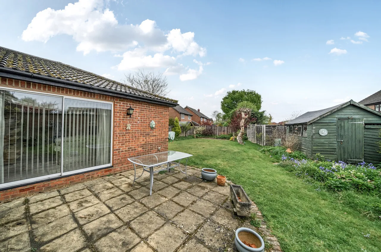 Strawberry Fields, Bisley, Woking, Surrey, GU24 9SP, photo 9