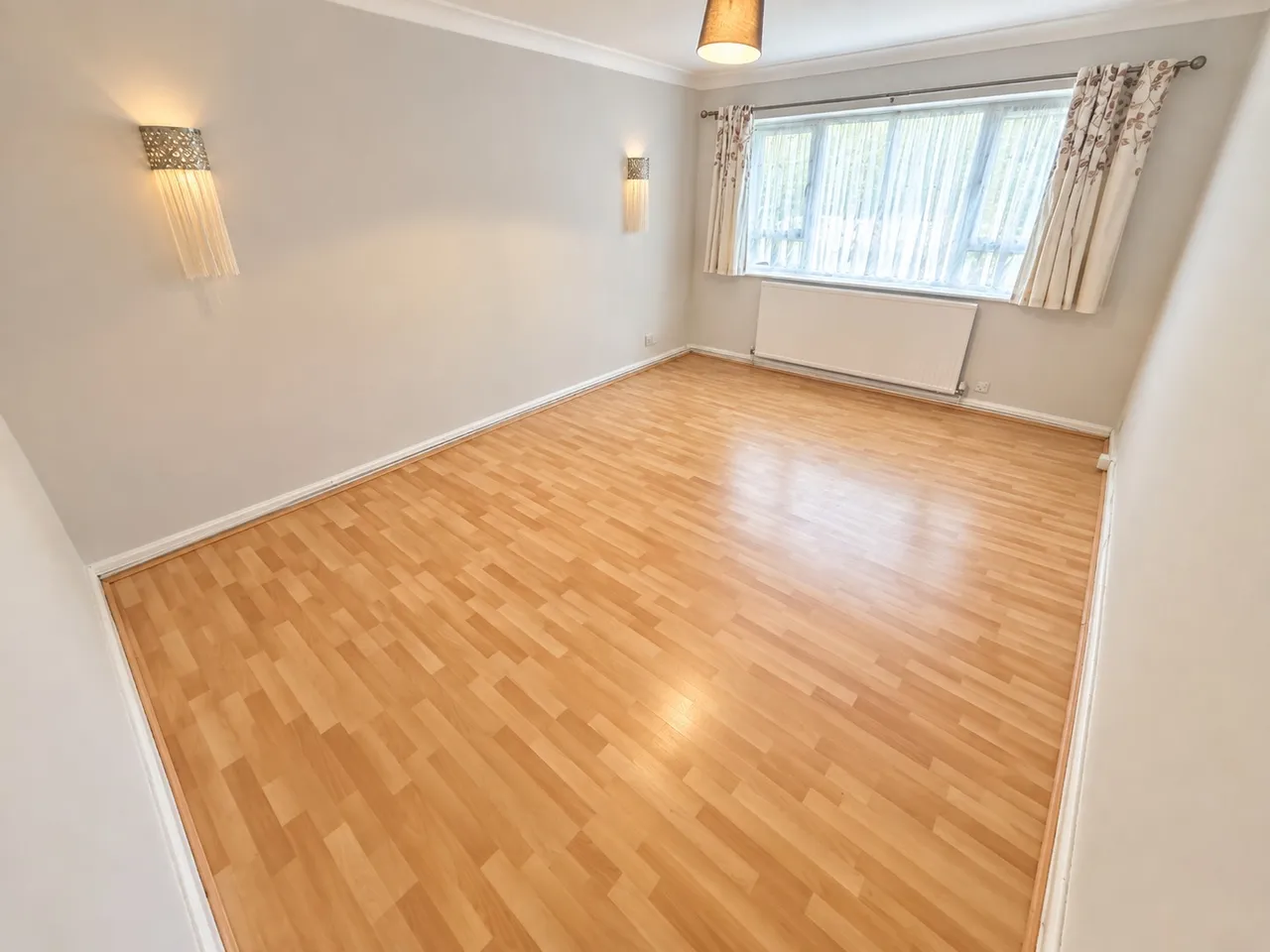 Old Ruislip Road, Northolt, UB5, photo 3