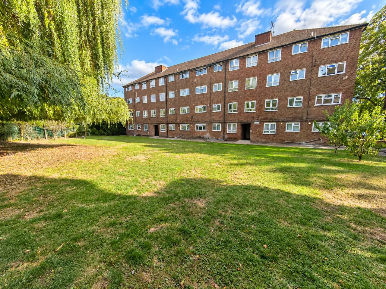 Old Ruislip Road, Northolt, UB5, photo 8