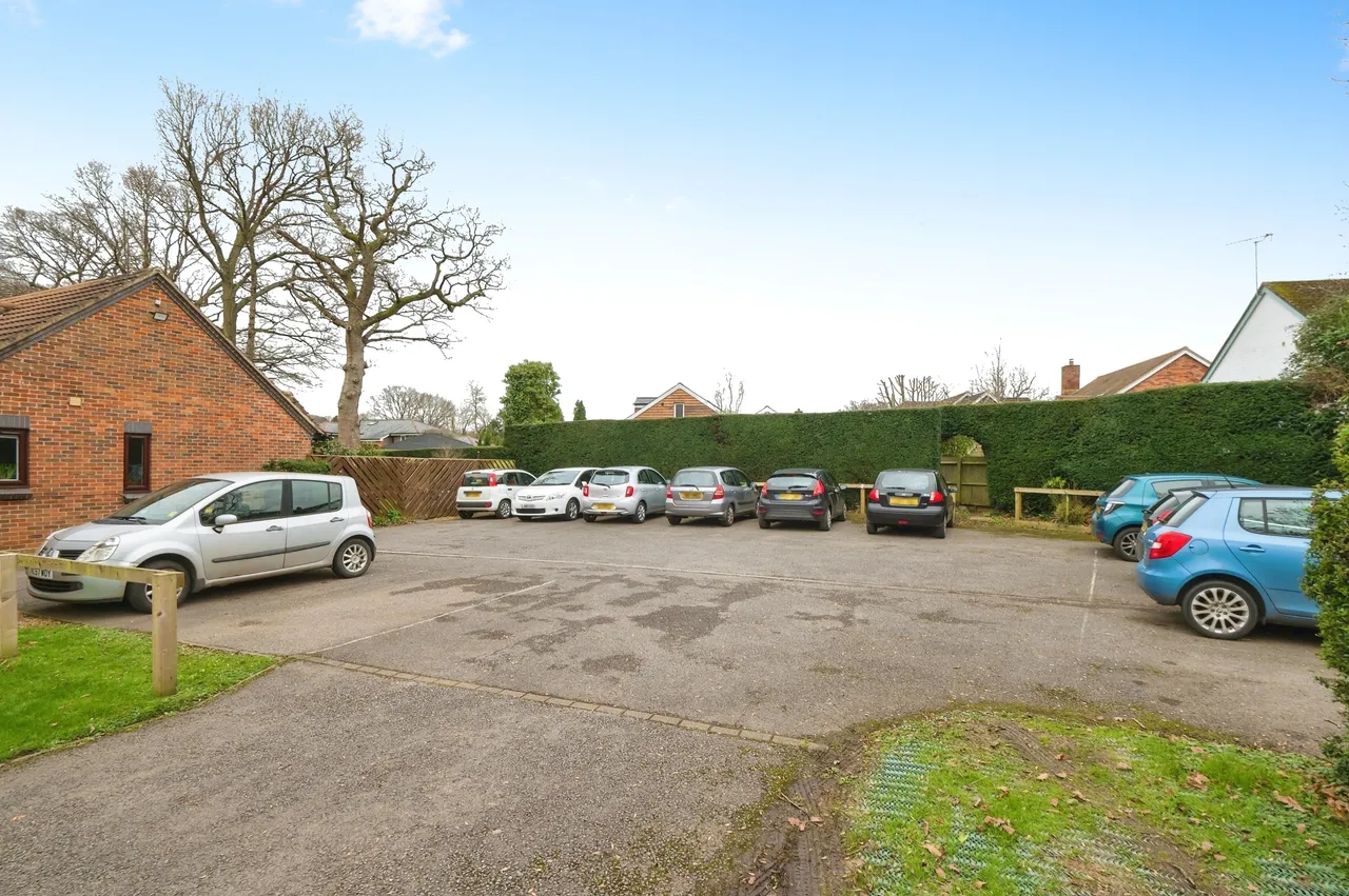 Lower Common Road, West Wellow, SO51, photo 11