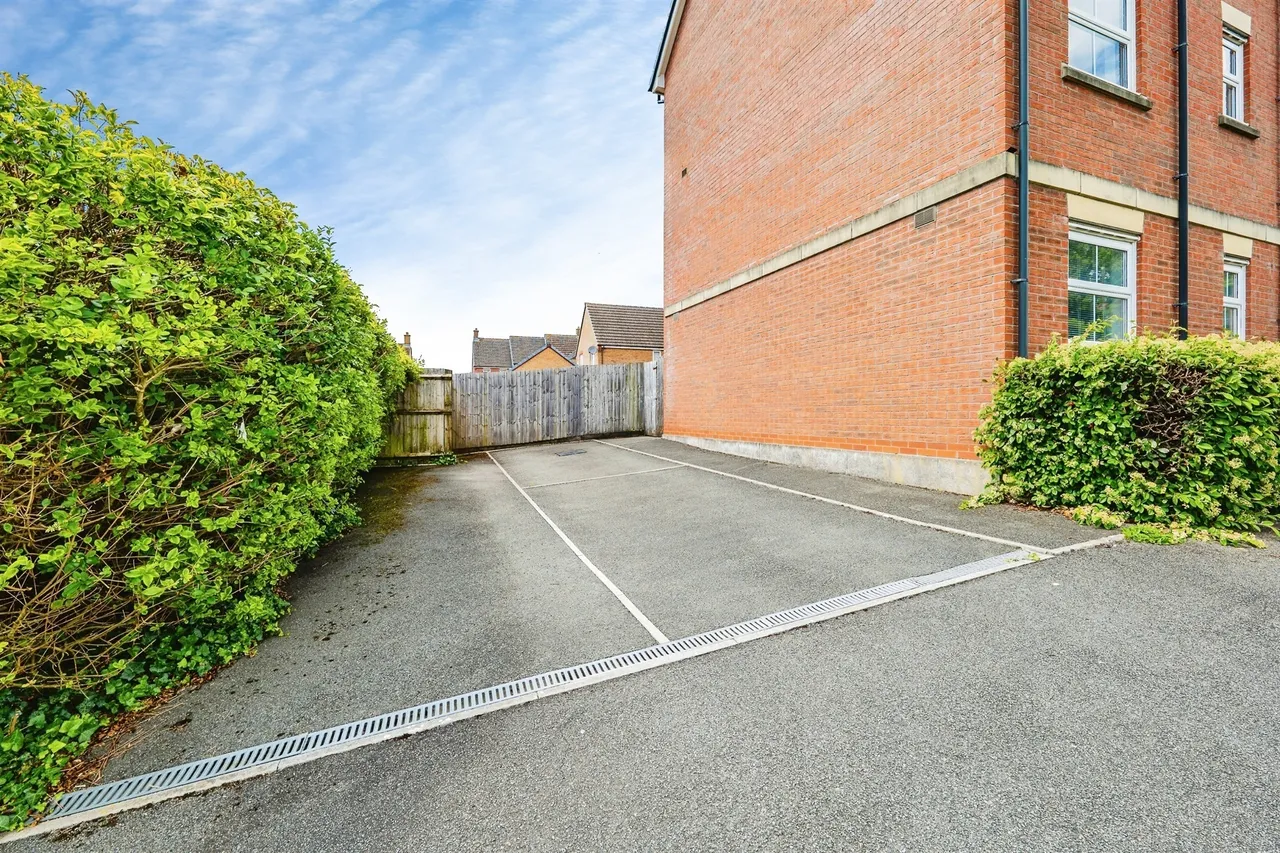 Longacres Bridgend, CF31, photo 18