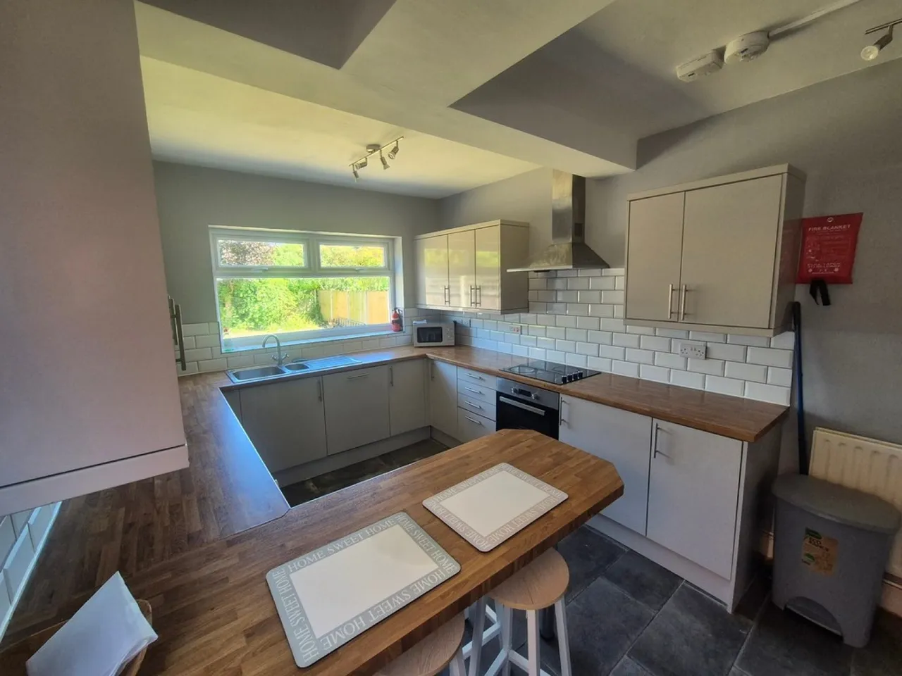 4 bed house to rent — Peveril Road, Beeston, Nottingham