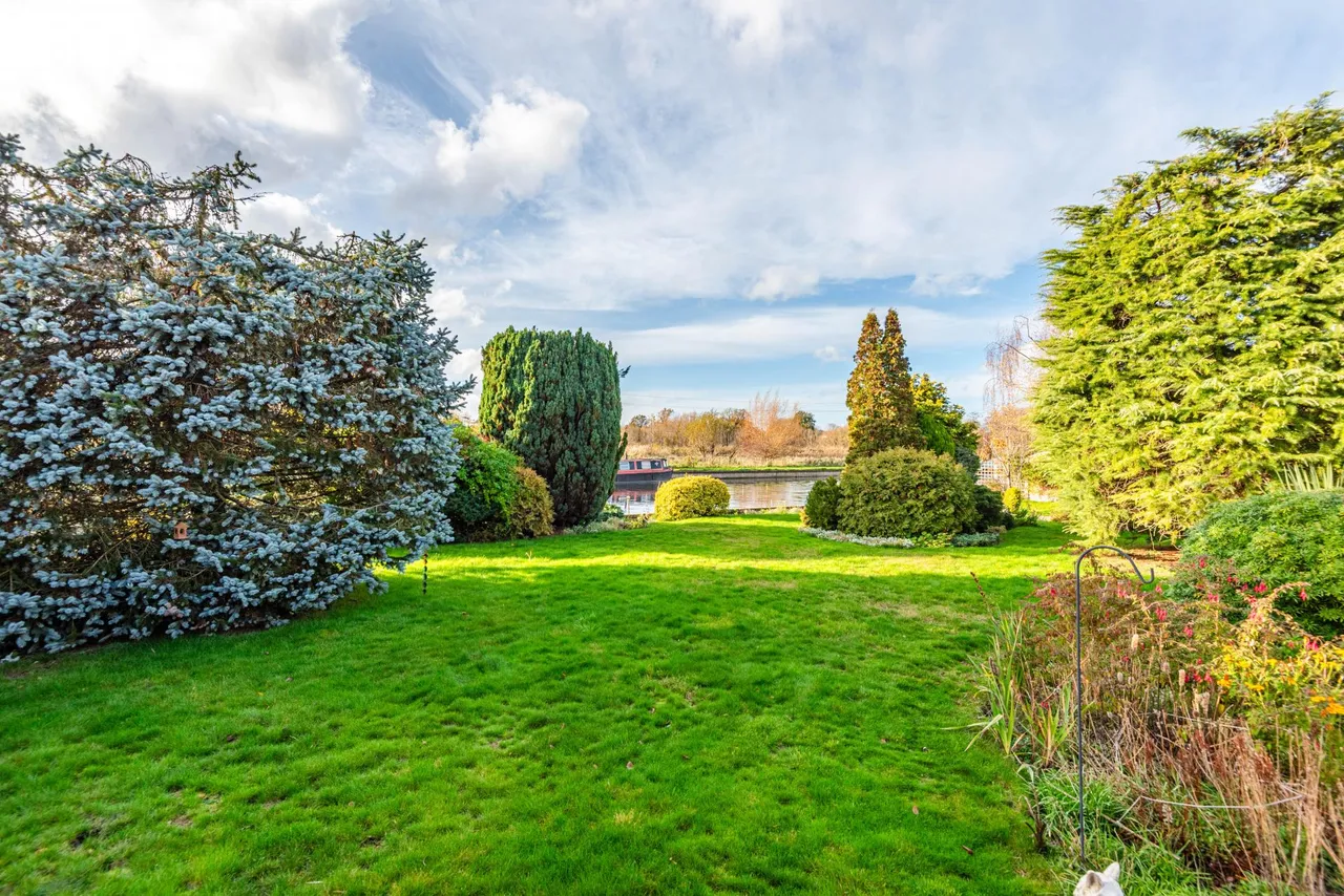 Riverside Avenue, Broxbourne, photo 6