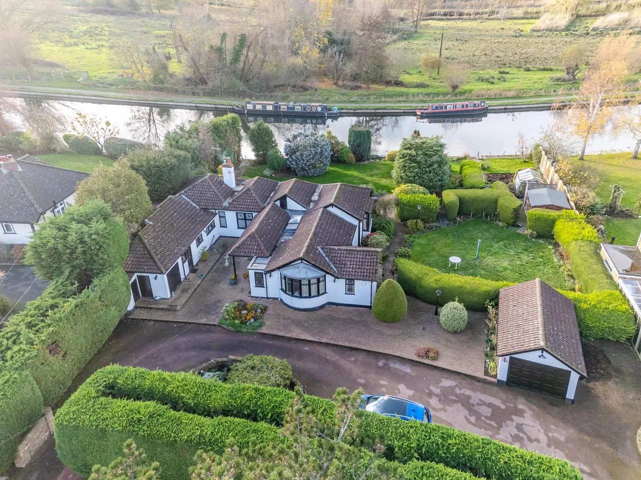 4 bed house for sale, Riverside Avenue, Broxbourne