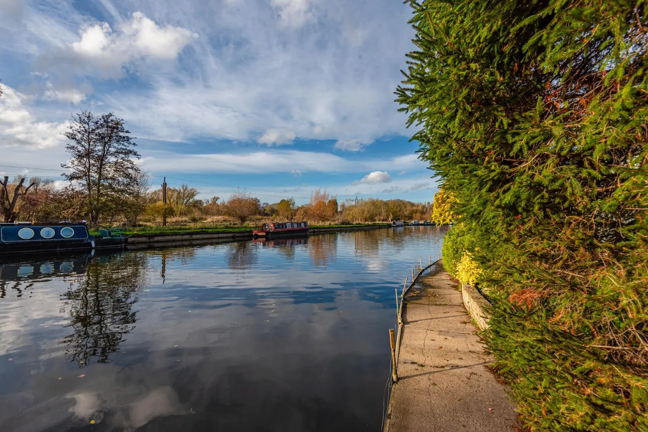 Riverside Avenue, Broxbourne, photo 8