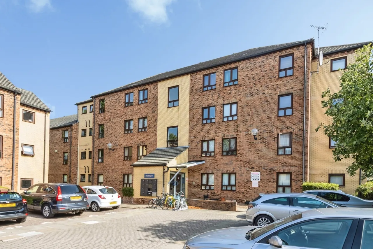 2 bed flat for sale — Woodlands Village, WAKEFIELD, West Yorkshire, WF1