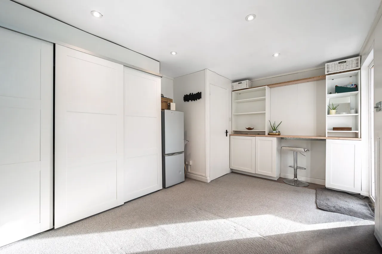 London, NW4, photo 10
