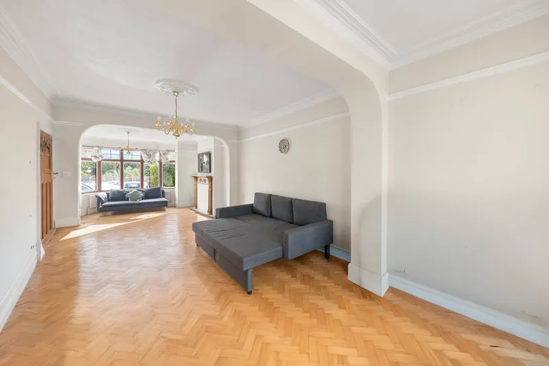 Barrow Point Avenue, Pinner, photo 9