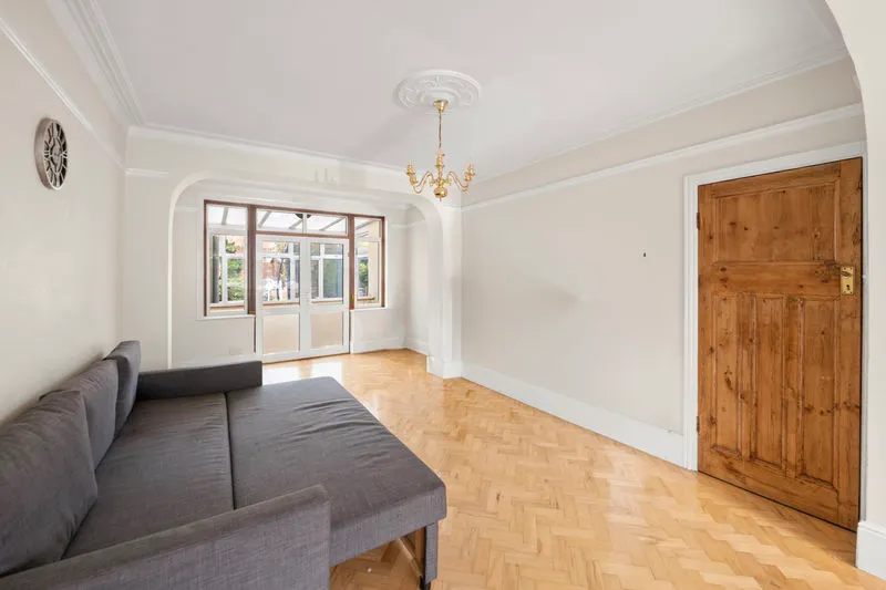 Barrow Point Avenue, Pinner, photo 10