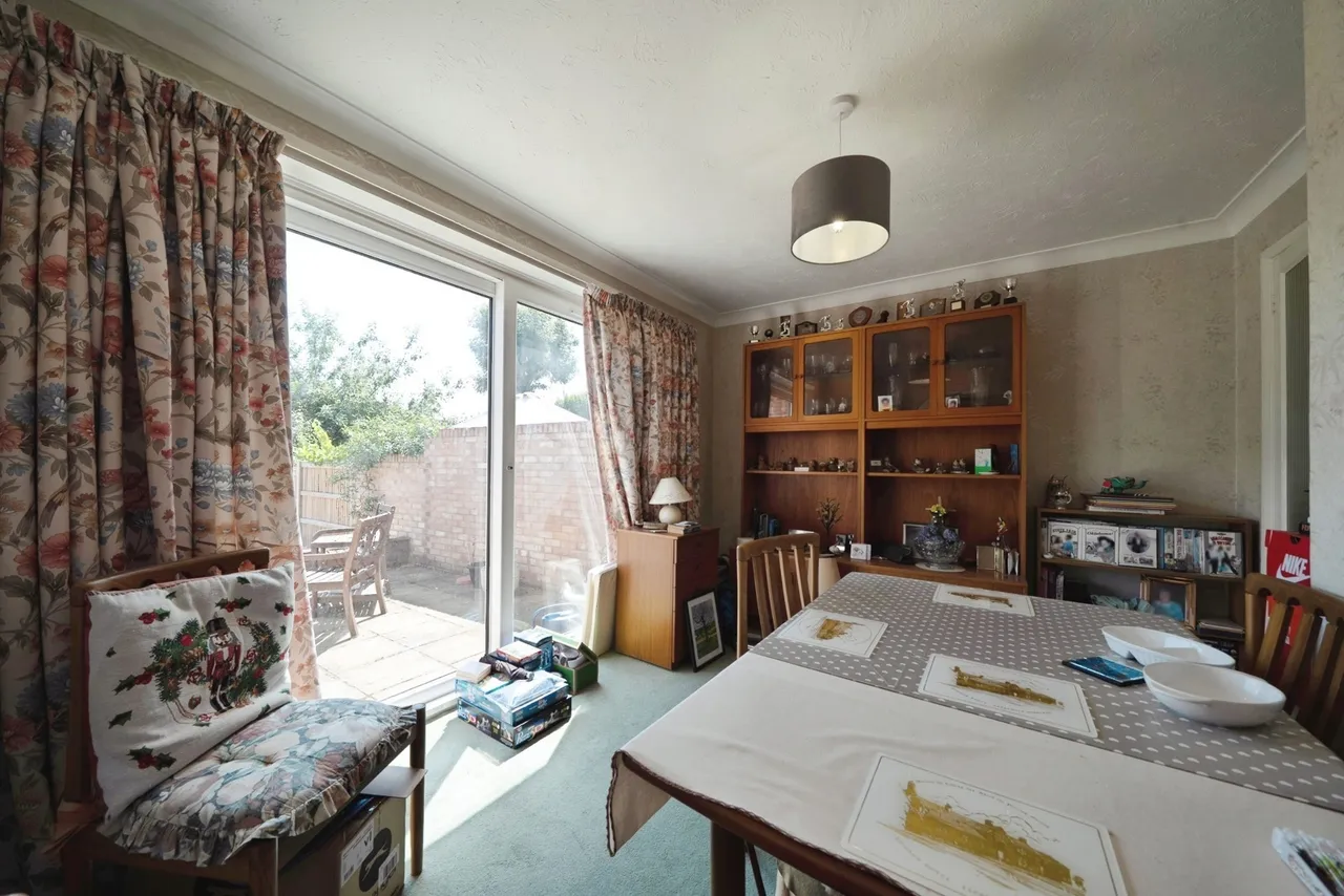 Boltons Lane, Woking, GU22, photo 3