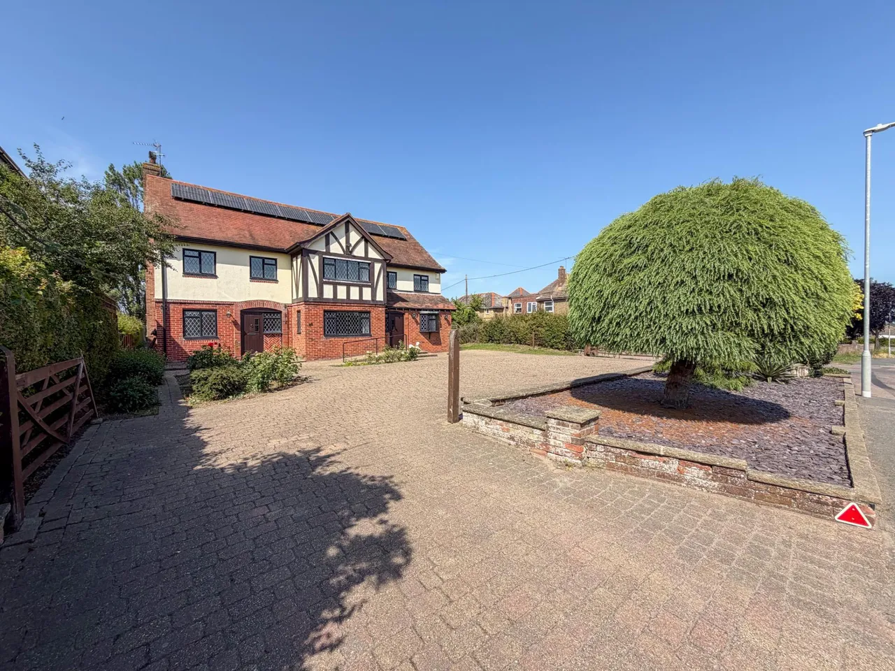 Kirby Road, Walton On The Naze, photo 42
