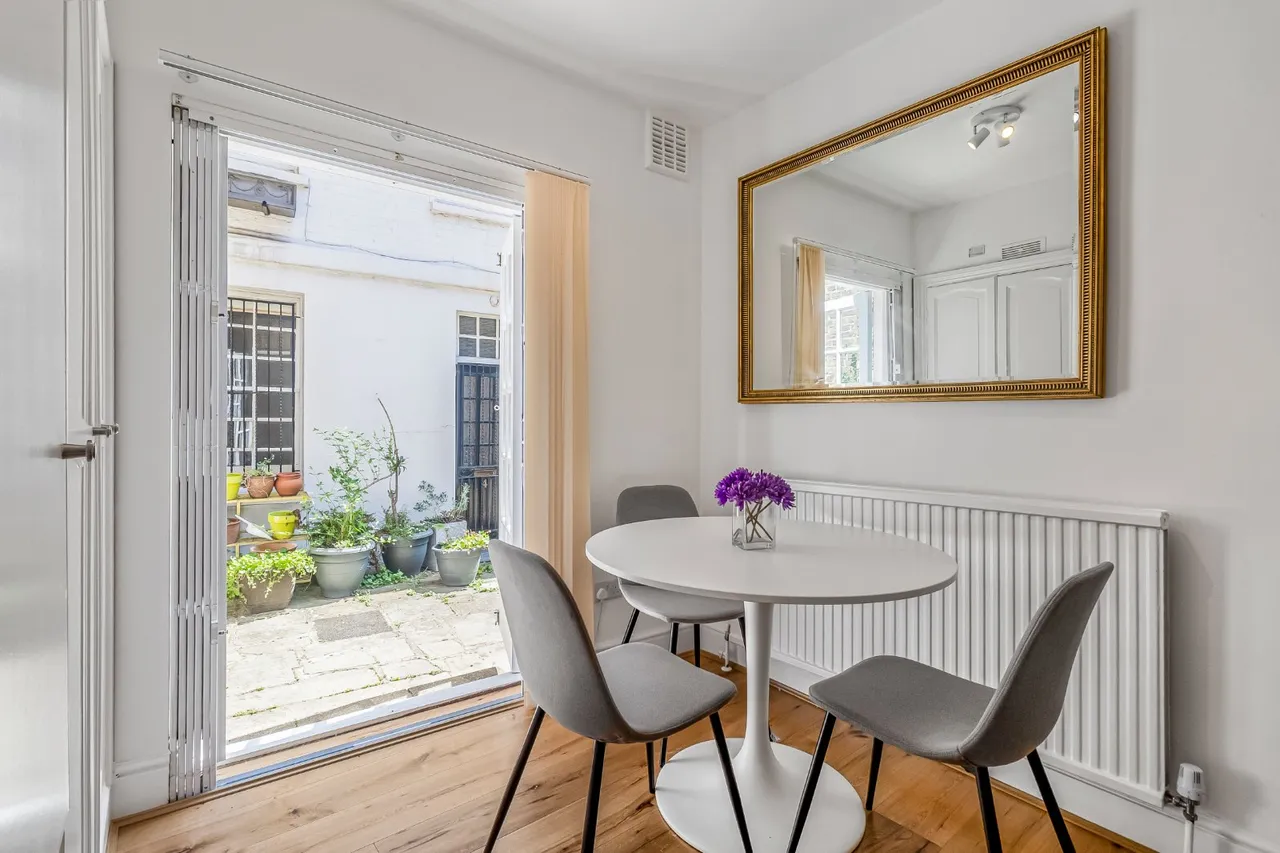 Rossmore Close, Rossmore Road, Marylebone, London, NW1, photo 3