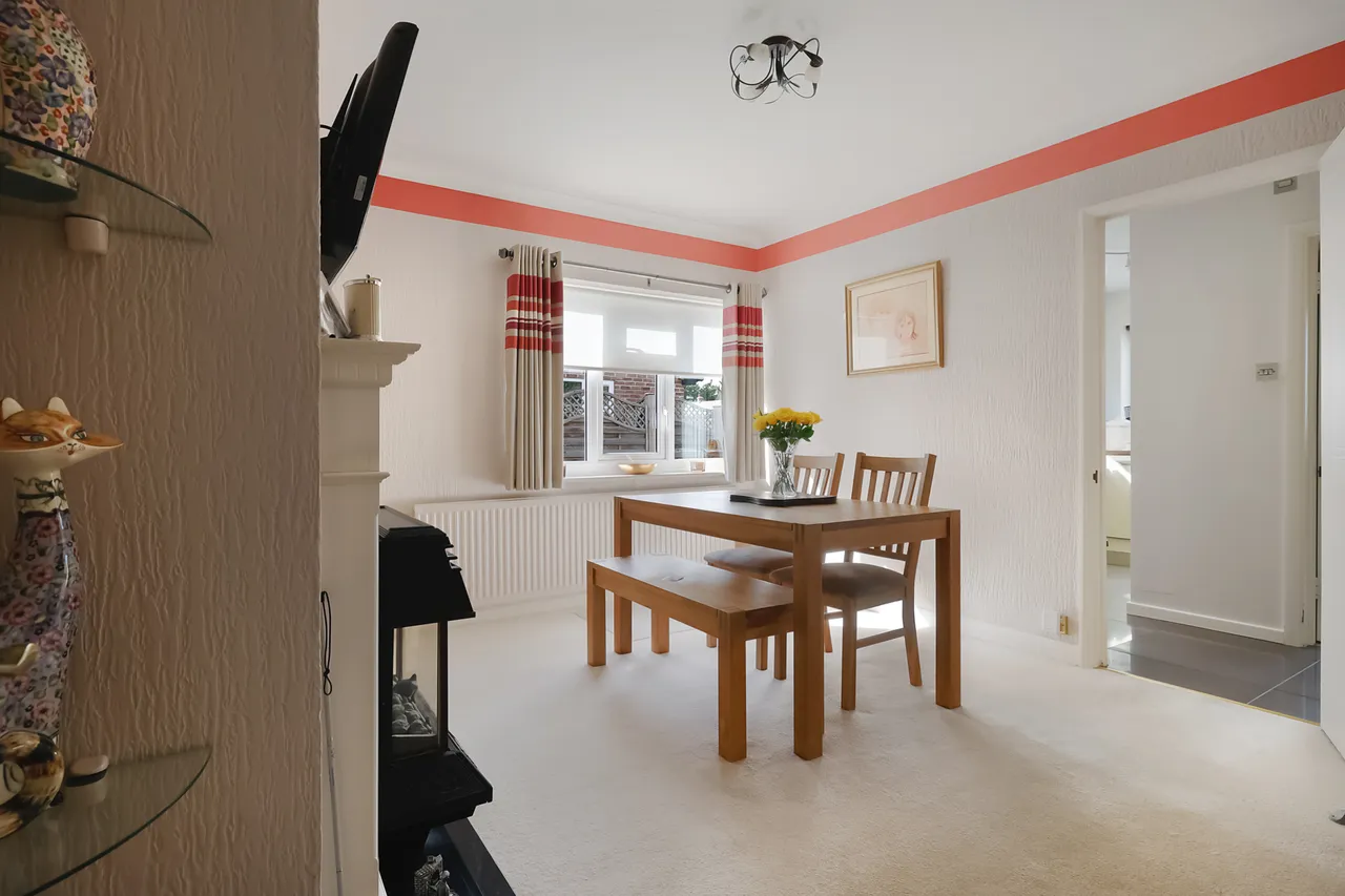 Balcombe Gardens, Horley, RH6, photo 6