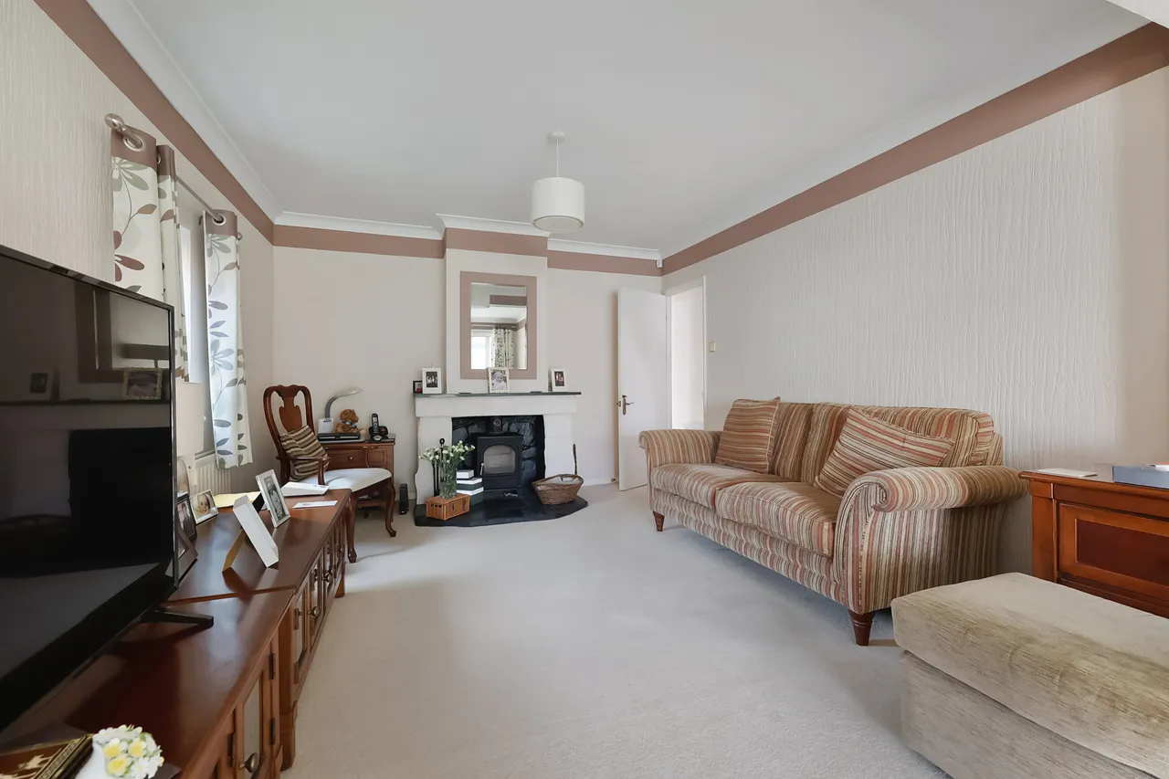 Balcombe Gardens, Horley, RH6, photo 13