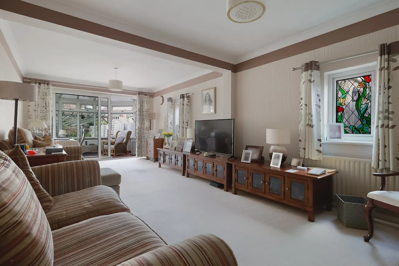 Balcombe Gardens, Horley, RH6, photo 5