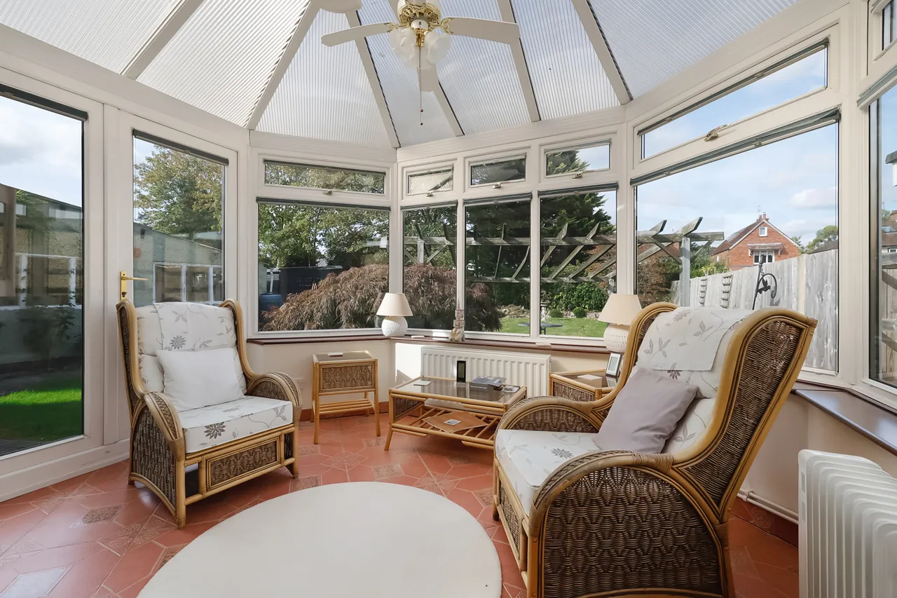 Balcombe Gardens, Horley, RH6, photo 7