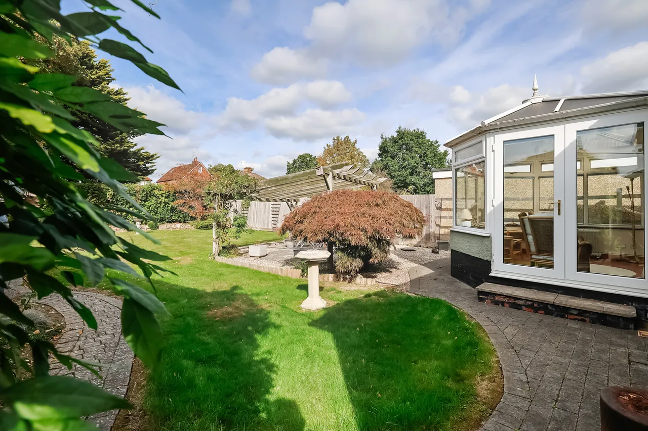 Balcombe Gardens, Horley, RH6, photo 9