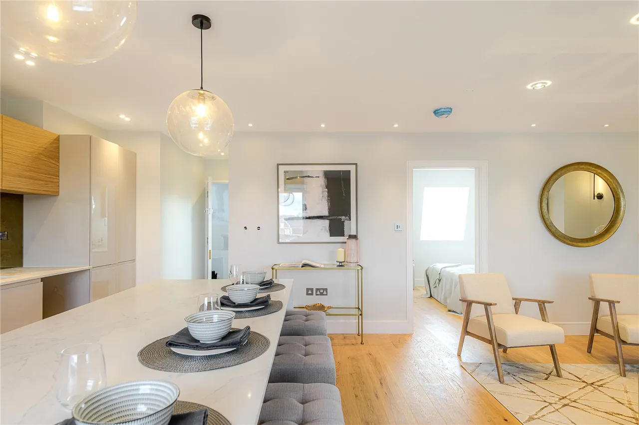 Bridge Road, East Molesey, KT8 9EU, photo 15