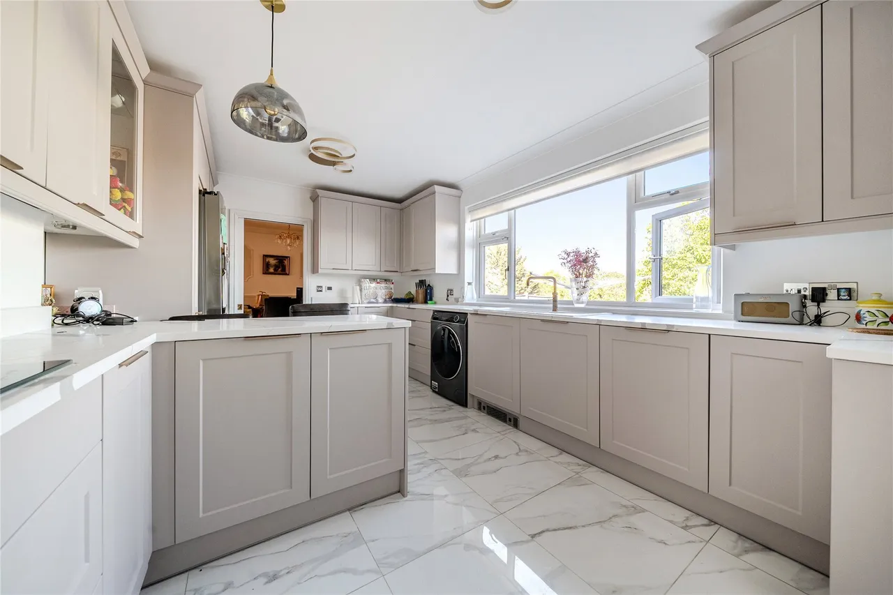 Slades Drive, Chislehurst, BR7, photo 2
