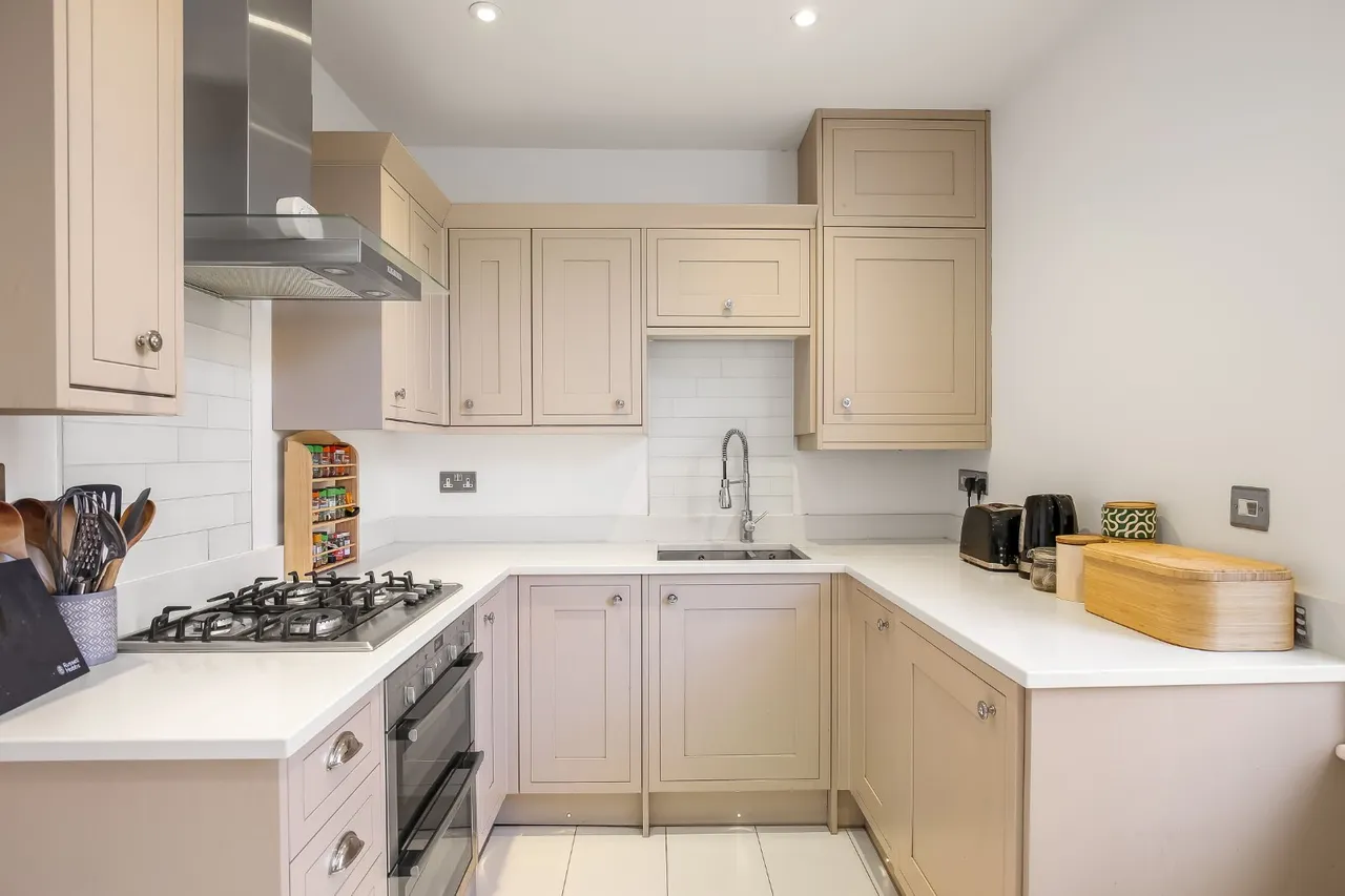 Red House Mews, Durrington, Salisbury, Wiltshire, SP4 8BF, photo 2