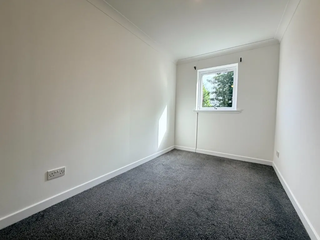 Neilston Road, Paisley, PA2, photo 9