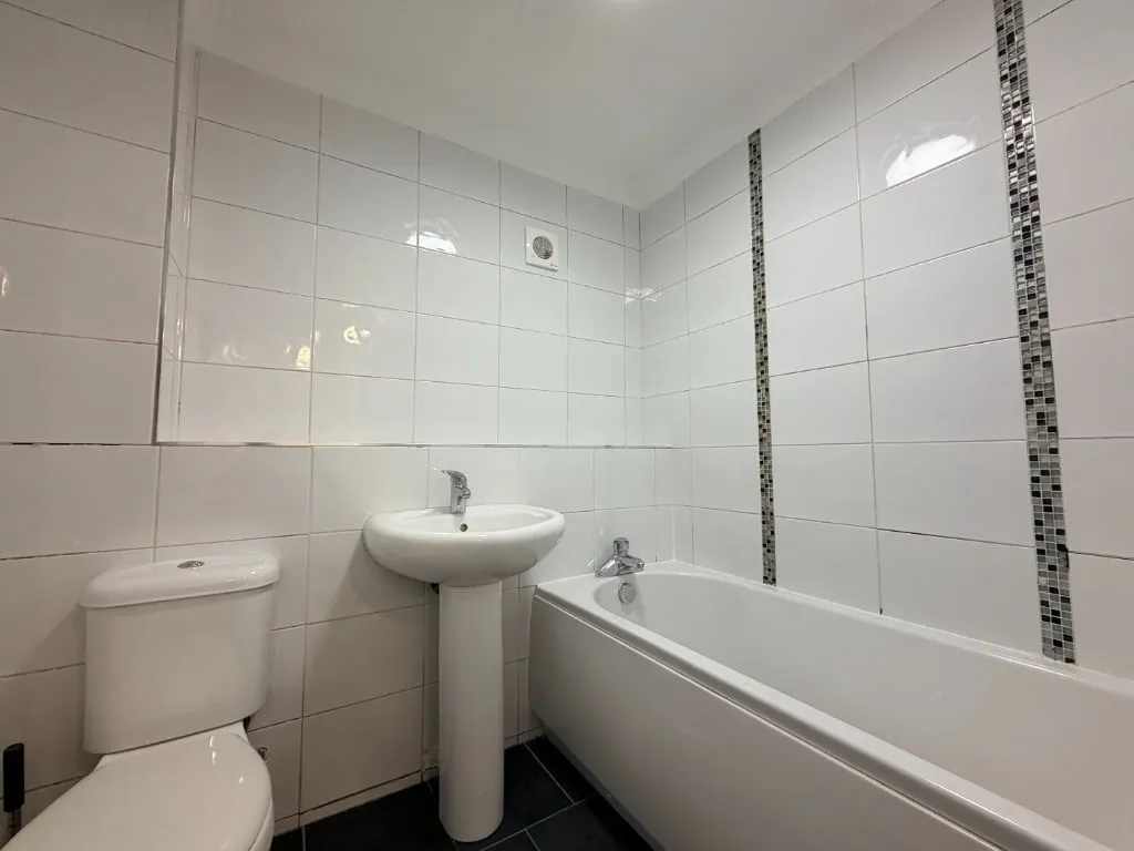 Neilston Road, Paisley, PA2, photo 11