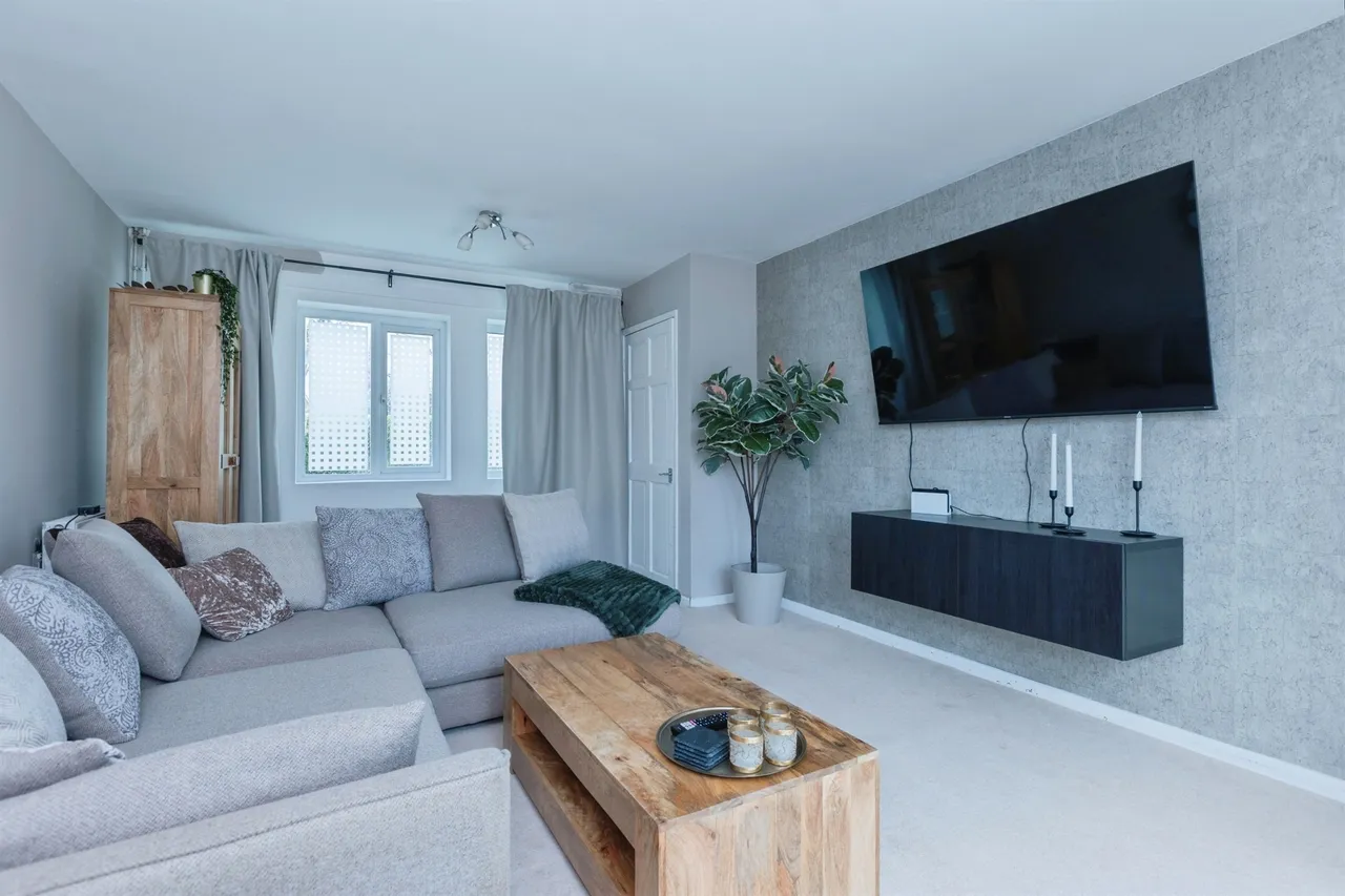 3 bed house for sale — Queens Drive, Enderby, Leicester
