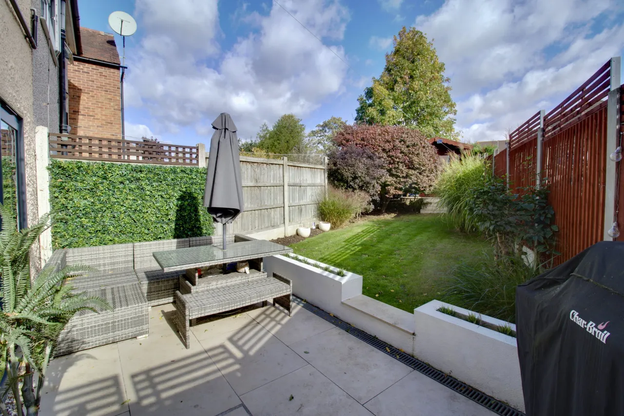 Avenue Road, Harold Wood, RM3, photo 17