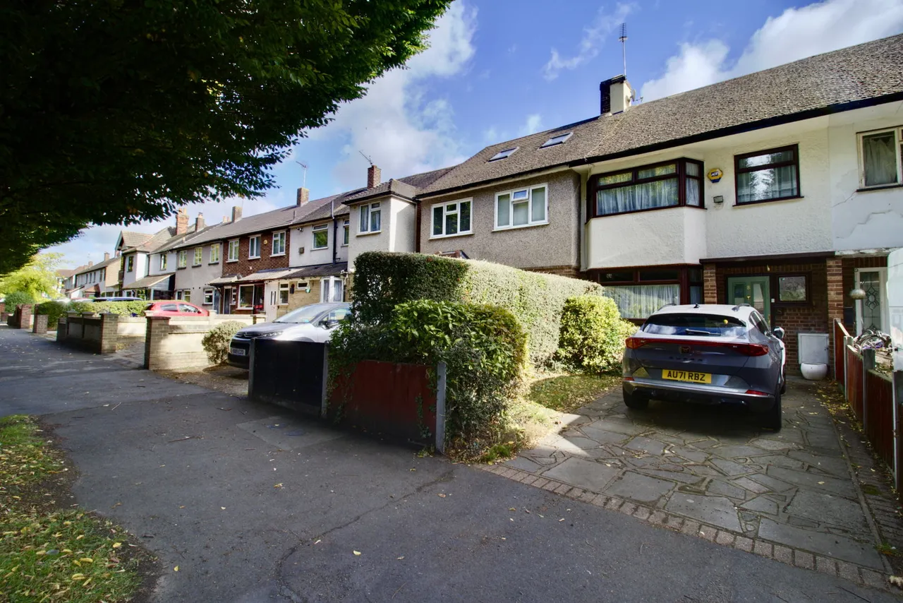 Avenue Road, Harold Wood, RM3, photo 19