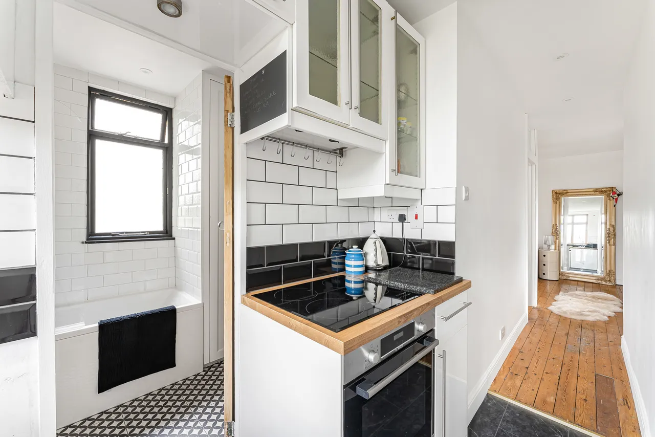 Tudor Close, Brixton Hill, SW2, photo 9