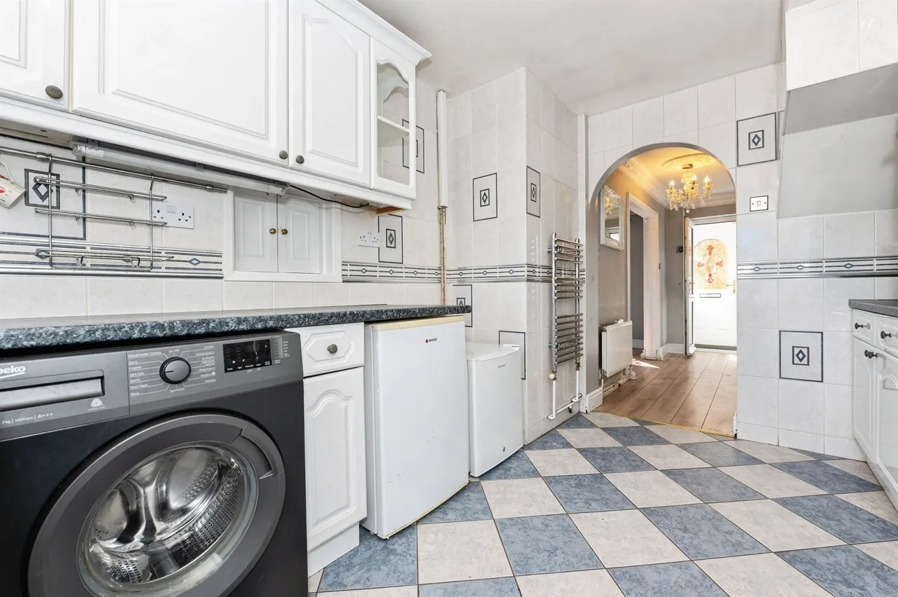 Malting Lane, Orsett, RM16, photo 6