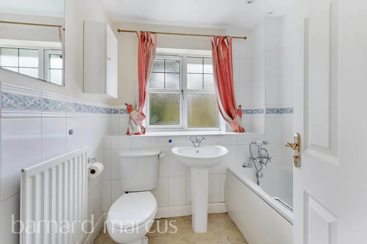 Heathside Place, Epsom, KT18, photo 8