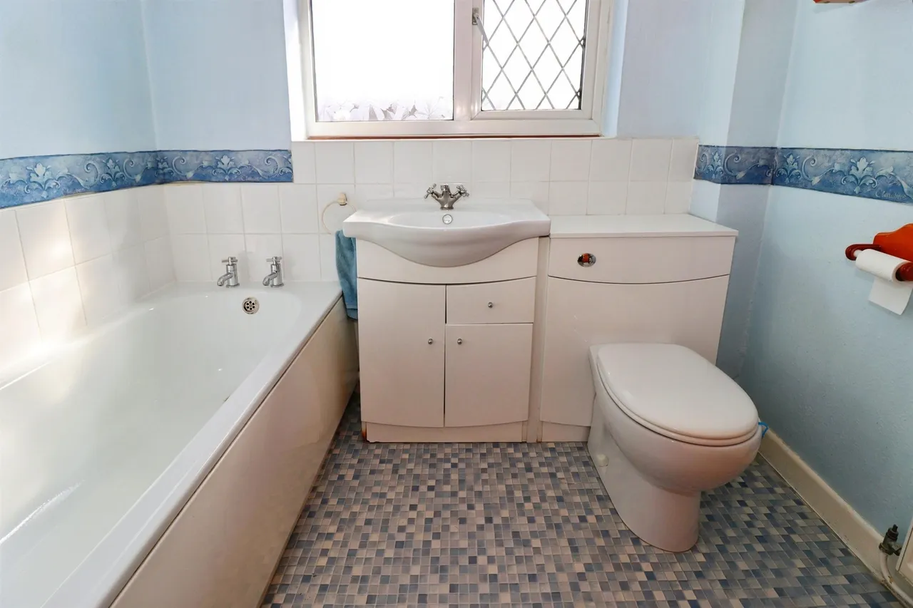 Lyndale Road, Yate, BS37, photo 11
