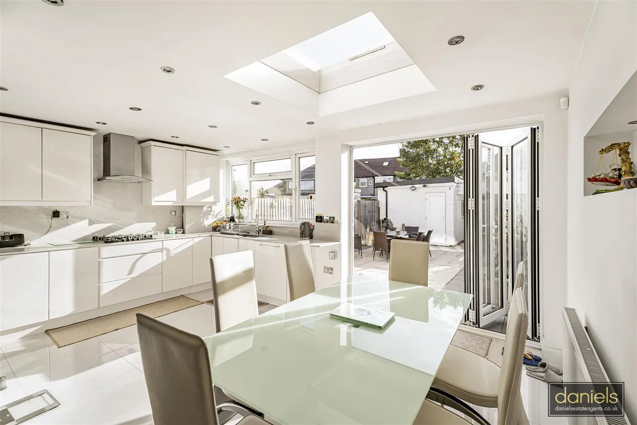 Elms Gardens, Wembley, HA0, photo 9