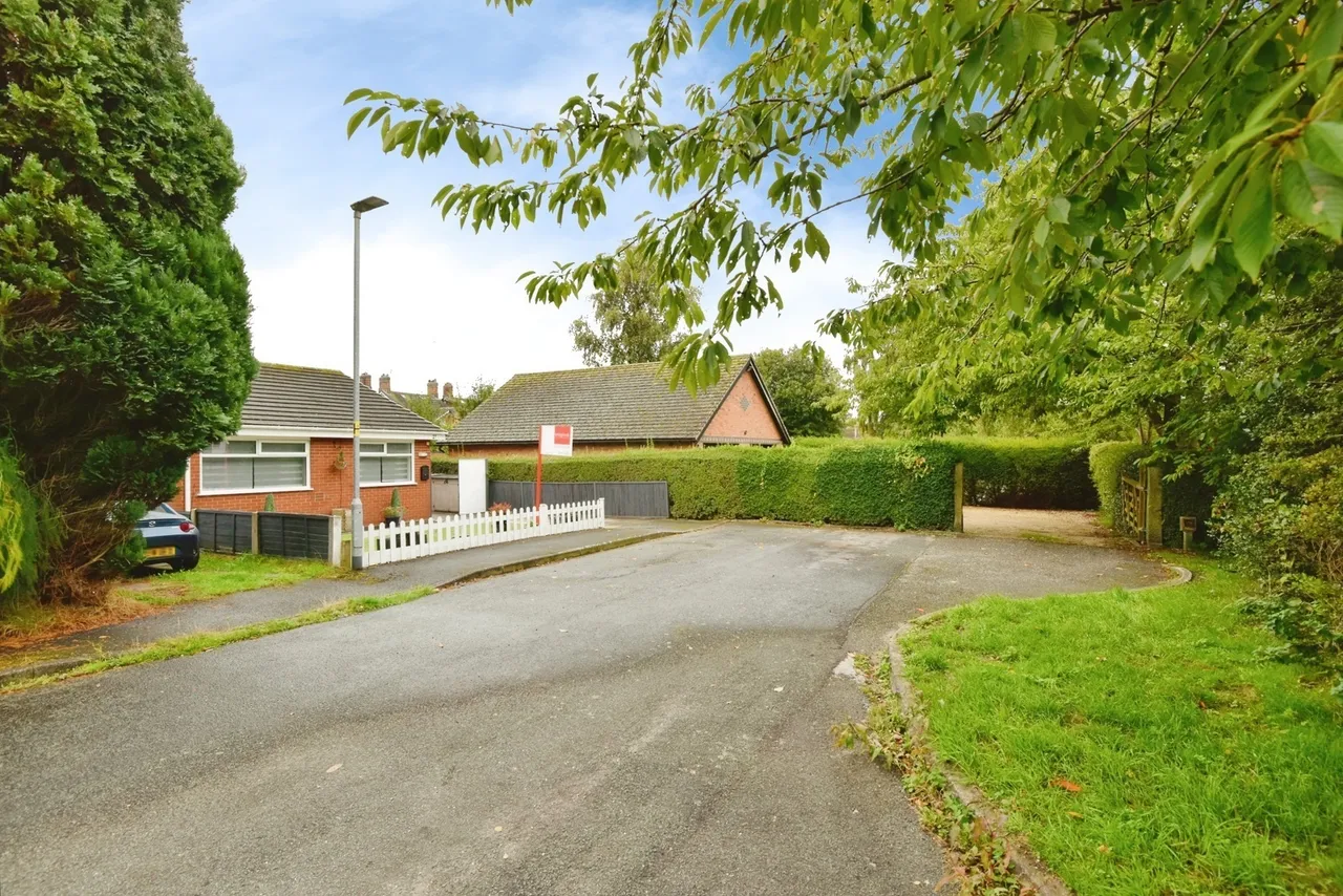 Oakwood Crescent, Sandbach, CW11, photo 25