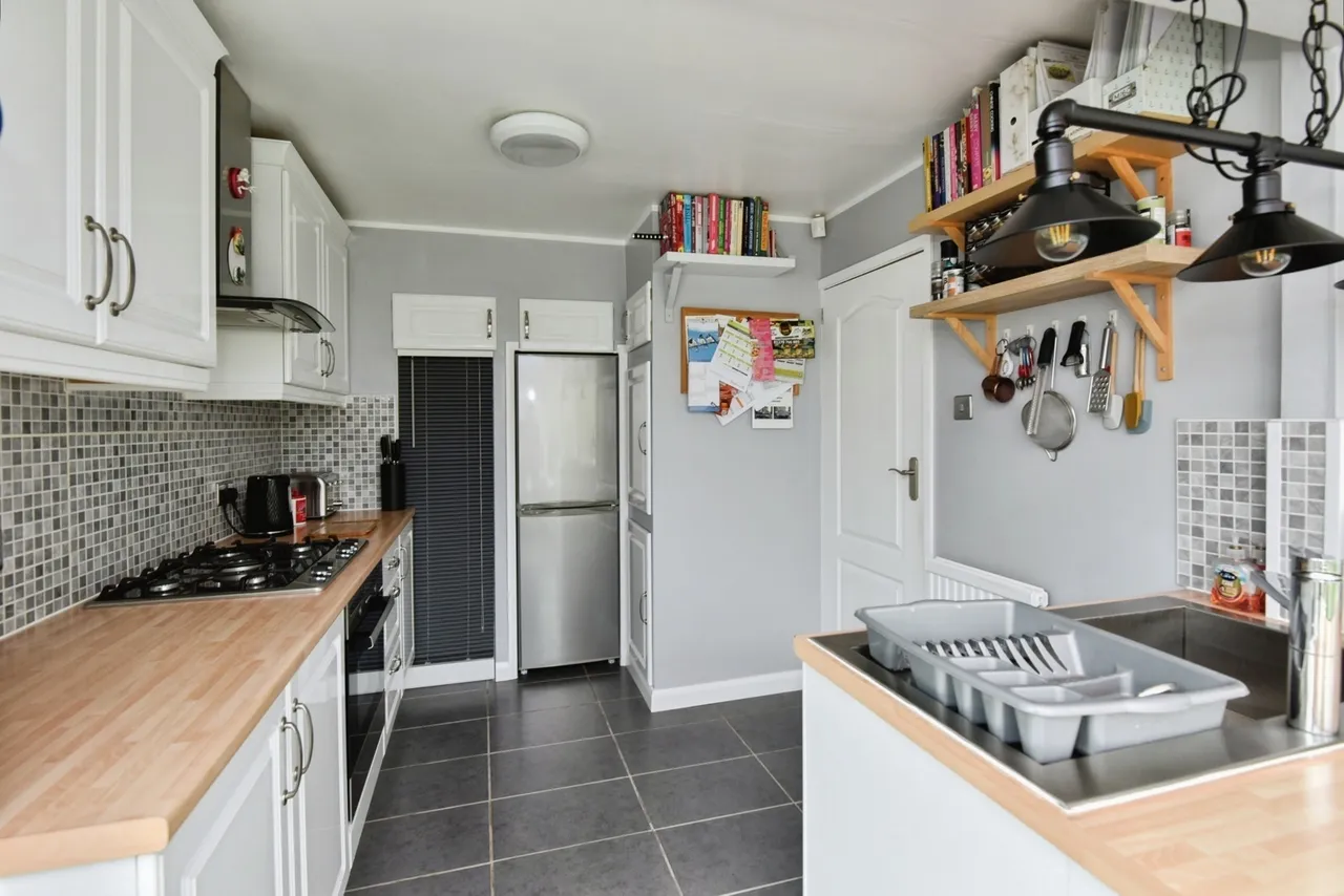 Oakwood Crescent, Sandbach, CW11, photo 3