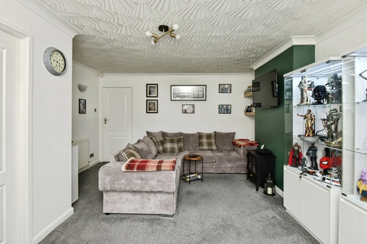 Oakwood Crescent, Sandbach, CW11, photo 9