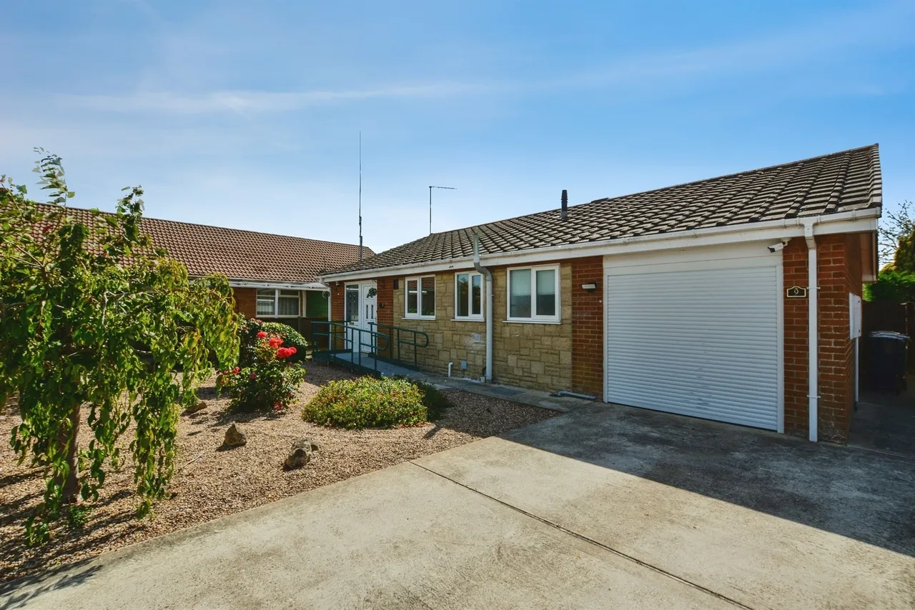 2 bed house for sale, Beacon Park Close, Skegness, PE25